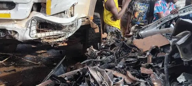Mamou: au moins 15 morts dans une collision entre un camion et un véhicule de transport à Diarabaka